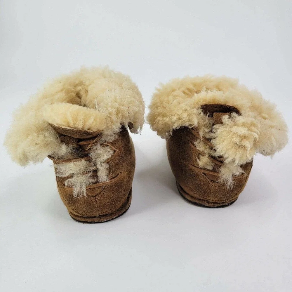 UGG Toddler Suede Bootie Unisex Chestnut Brown Size Medium 12-18 M Infant/Baby
